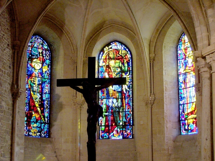 教堂玻璃鑲嵌畫同樣有著藝術宣教的作用。（圖：FreeImage）