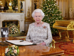 The Queen recorded her annual Christmas Day message in the White Drawing Room of Buckingham Palace 路透社.png