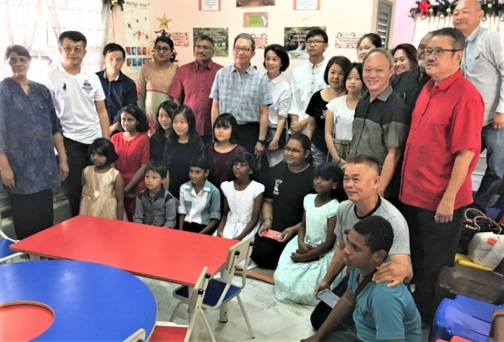 馬來西亞瓦楞紙箱製造商協會（Malaysian Corrugated Carton Manufacturers’ Association）近月代表該行業100多位企業家，首次經濟援助貧困戶家庭兒童，提供生活所需及照顧，以行動顯社會良心。