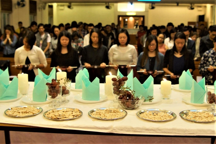牧養離堂者的「流堂」（Flow church）舉行解慰聖餐聚會。（圖：流堂臉書）
