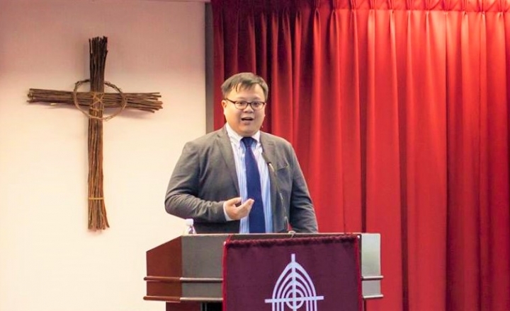 李政斌在吉隆坡歸正福音教會證道。（圖：吉隆坡歸正福音教會臉書）