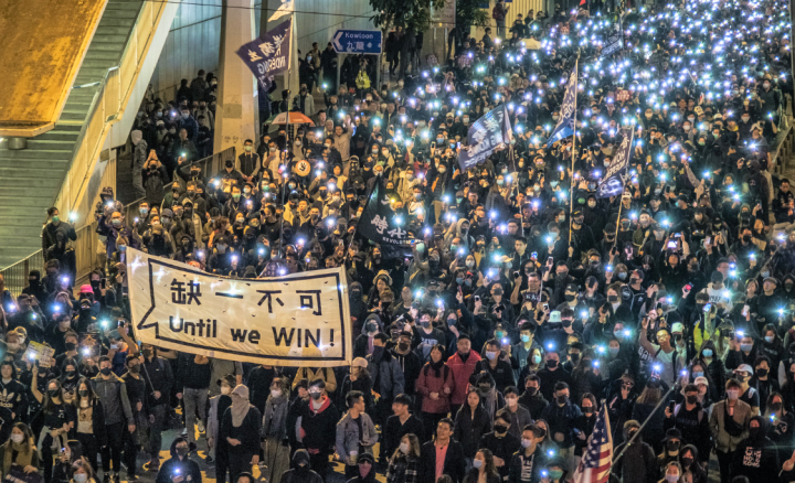 教牧禱告運動前一日［12月8日］香港80萬人上街繼續爭取五大訴求。（圖：Studio Incendo）
