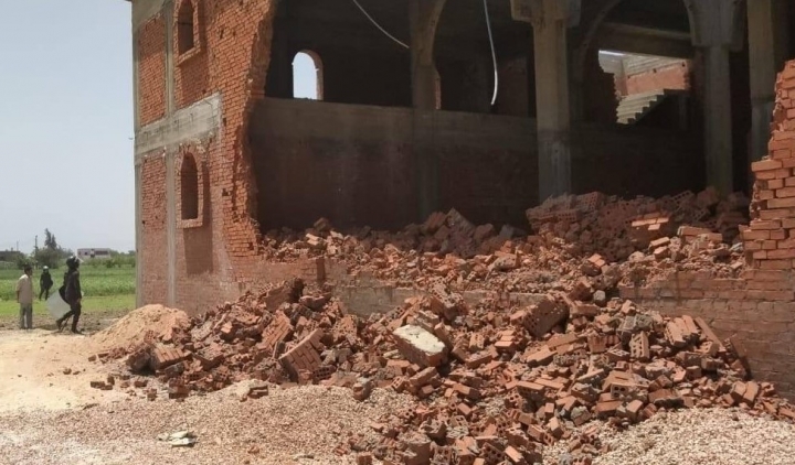 貝赫拉的庫姆·法拉格一座基督教堂遭拆毀。（圖：網絡圖片）