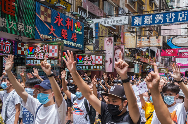 《國安法》草案激發萬人5月24日上街抗議。（圖： Studio Incendo ） 