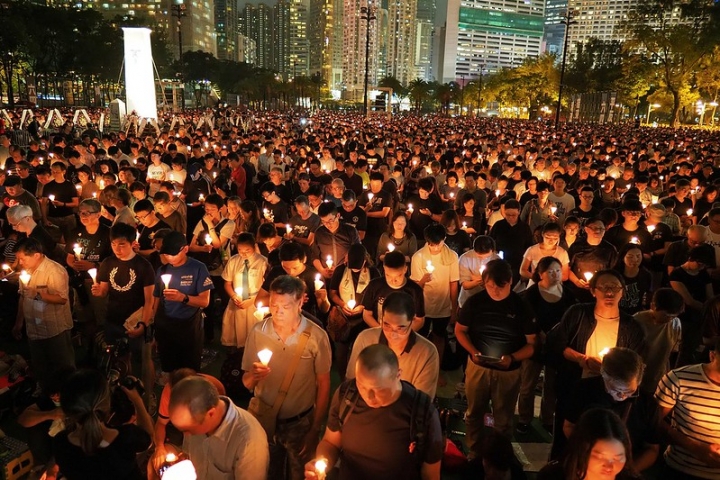十多萬名香港市民參與2019年六四紀念晚會。（圖：Flickr/etan liam)