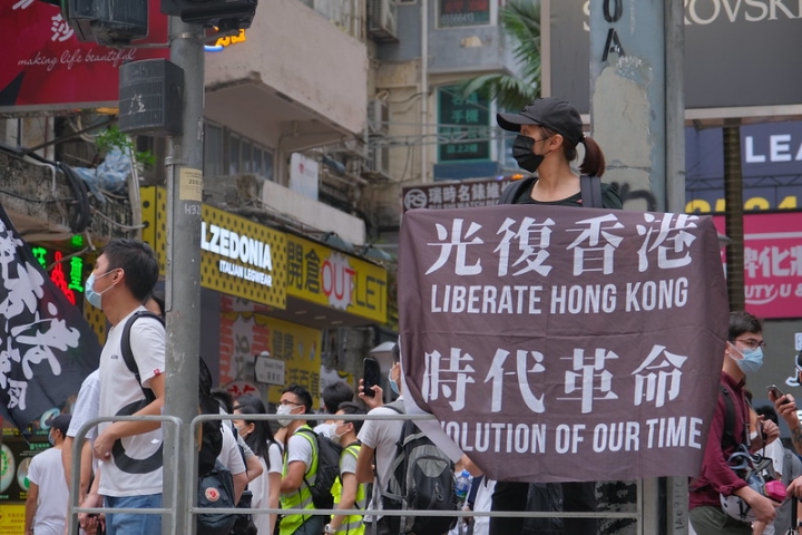 港版國安法激起香港市民新一波的上街遊行。（圖：FLICKR/STUDIO INCENDO）