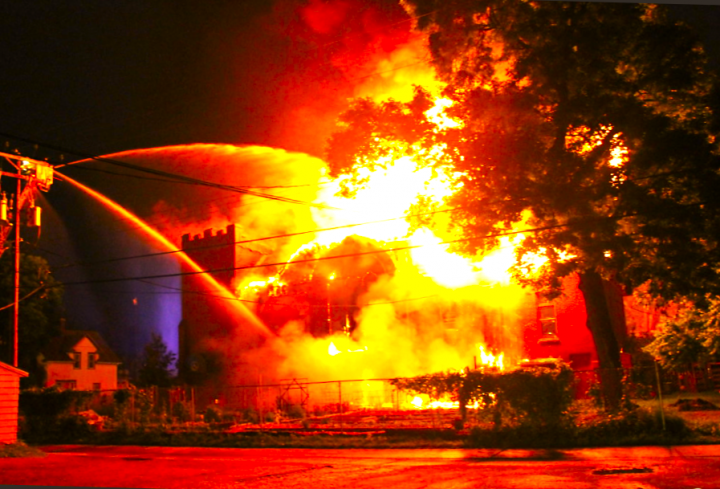 教堂大火示意圖。（圖：flickr） 