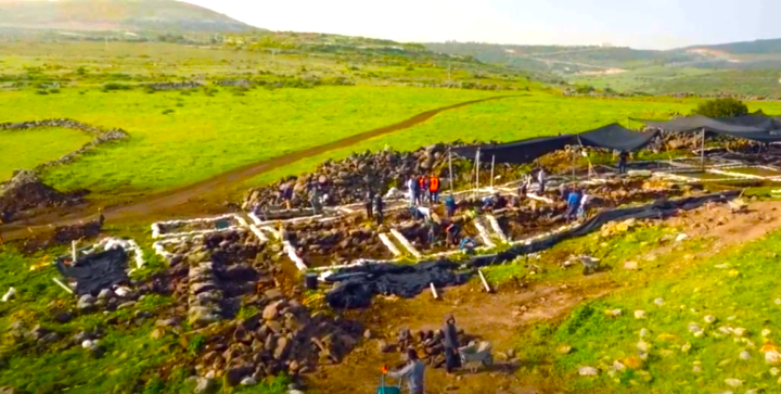 考古學家在加利利地區發現2100年歷史的農莊。（圖：NewsRme YouTube擷圖）