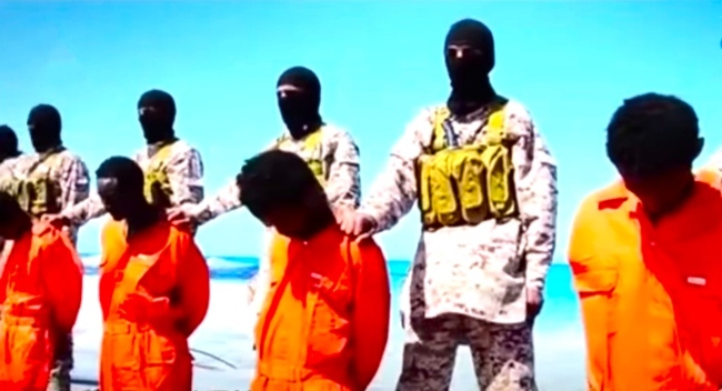 伊斯蘭激進組織2015年處決30名基督徒。（圖：YouTube擷圖）