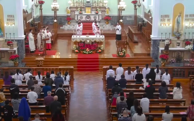 澳門主教堂舉行主顯節彌撒。（圖：澳門教區社會傳播中心視頻擷圖）