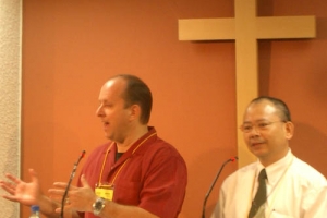 美國馬鞍峰教會資深牧者惠特牧師強調教會要有改變的勇氣。﹙圖：基督新報/Chris Chan) <br/>