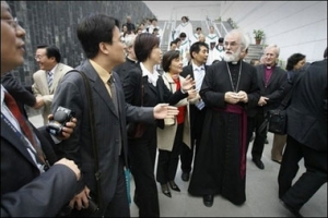   英國聖公會坎特伯雷大主教於23日在北京朝陽教會主持早禮拜。(圖：新法社) <br/>