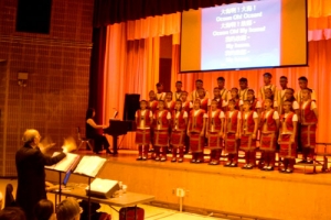 7月29日，台灣原住兒合唱團在紐約孫逸仙初中禮堂演出。 <br/>