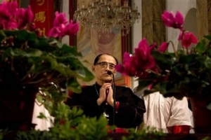 主教主持北京的平安夜禮拜。（圖：美聯社） <br/>