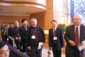 來自中國兩會以及國内6所神學院的領袖出席，他們與崇基神學院和教會交流之際，也特意來到神學生日的敬拜中。（圖：基督新報／于嘉豪） <br/>
